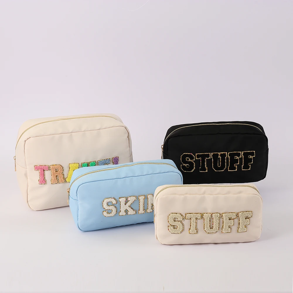 

Low MOQ Stock Waterproof Nylon Custom Travel Towel Embroidery Chenille Patches Logo Women Lady Makeup Bag Small Cosmetic Bag