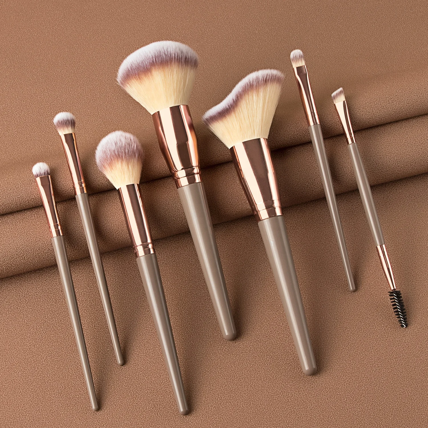 

7Pcs Makeup Brushes Set Premium Synthetic Foundation Make Up Brushes Kit Champagne Gold Conical Handle