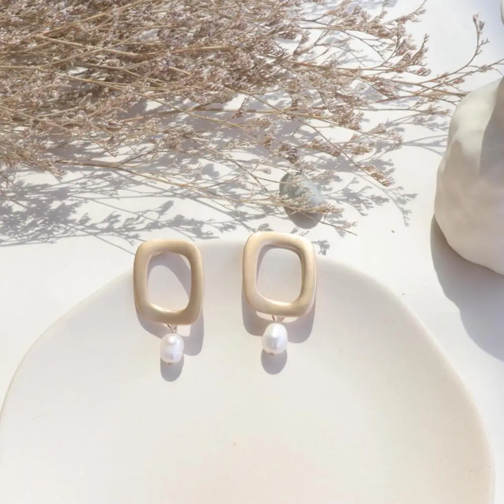 

Korean Metal Gold Geometric Round Square Freshwater Pearl Dangle Earrings For Women Earring Gift, Colorful