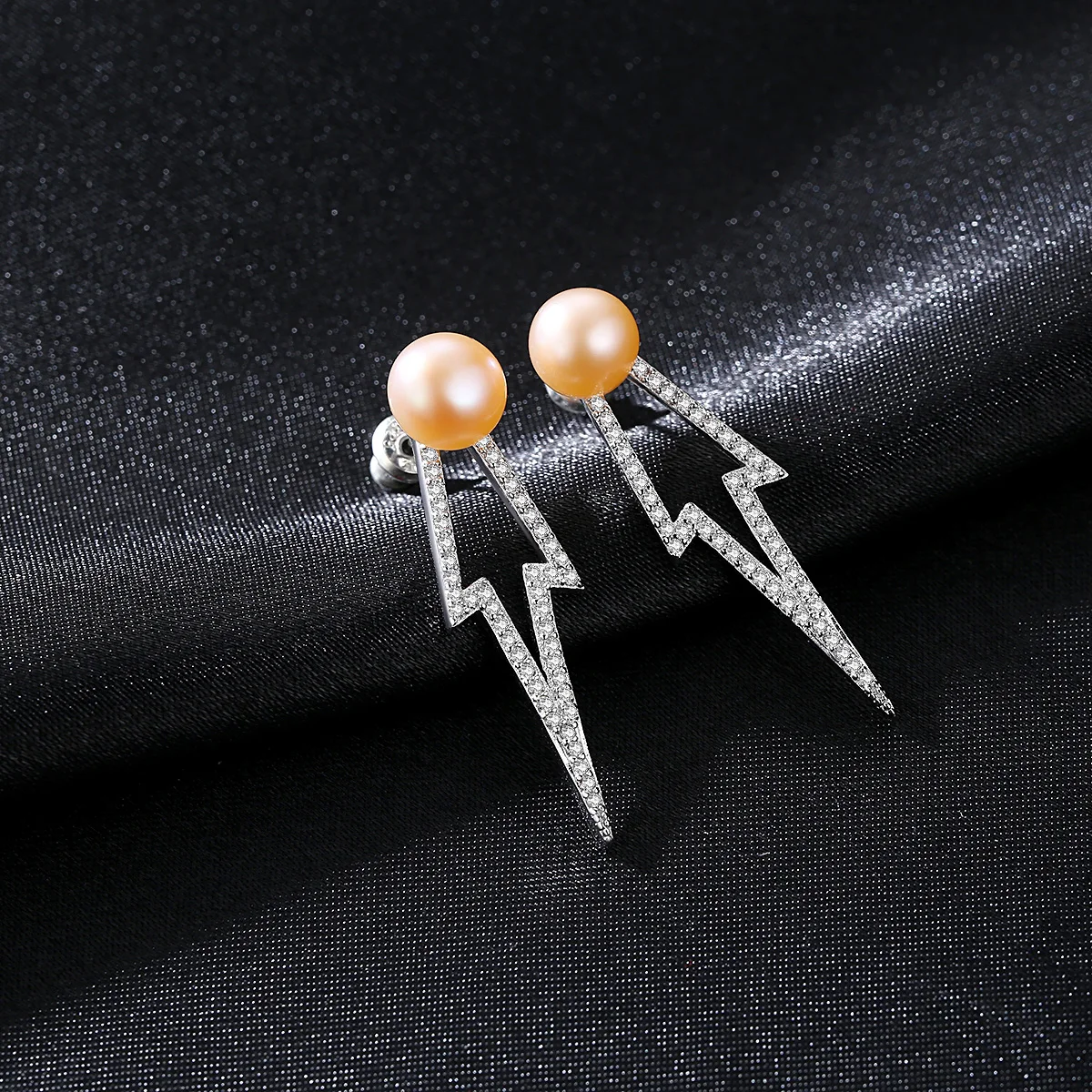 

Luxury Earrings 2021 Silver Cubic Zirconia Bling Tassel Pearl Earrings