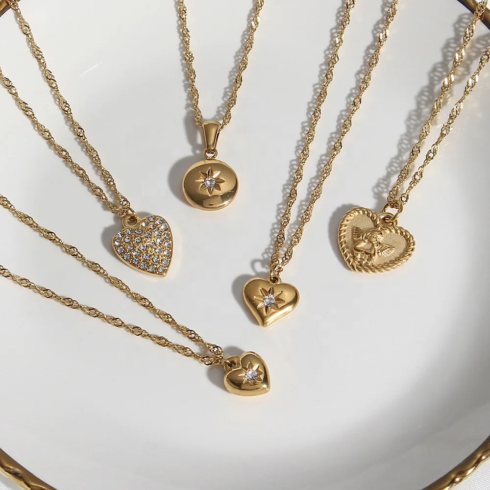 

Gold Love Pendant Necklace Inlaid with Rhinestone Stainless Steel 18K Gold Plated Heart Jewelry Necklace