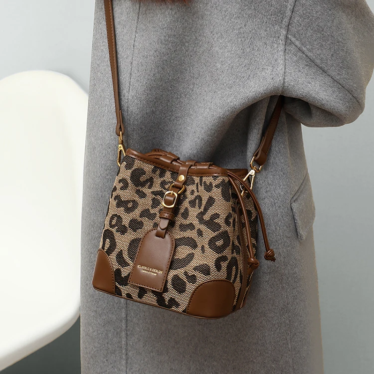 

Wholesale High Quality Fashion National Leopard Canvas Women Shoulder Handbags Ladies Luxury Bucket Tote Bags Crossbody Bags, Coffee