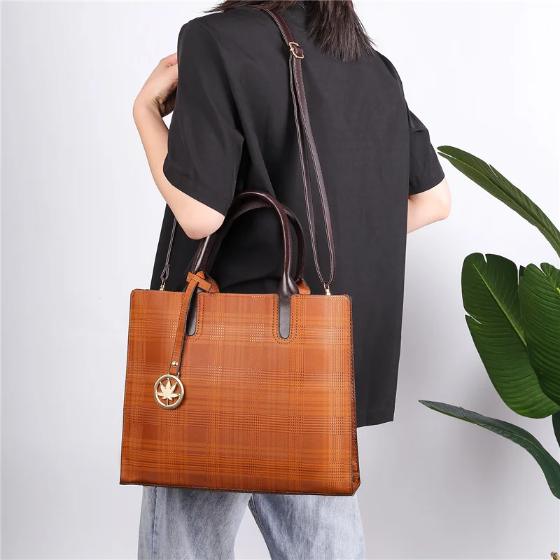 Factory new style fashionable Lady three-piece set simple retro sling shoulder messenger bag