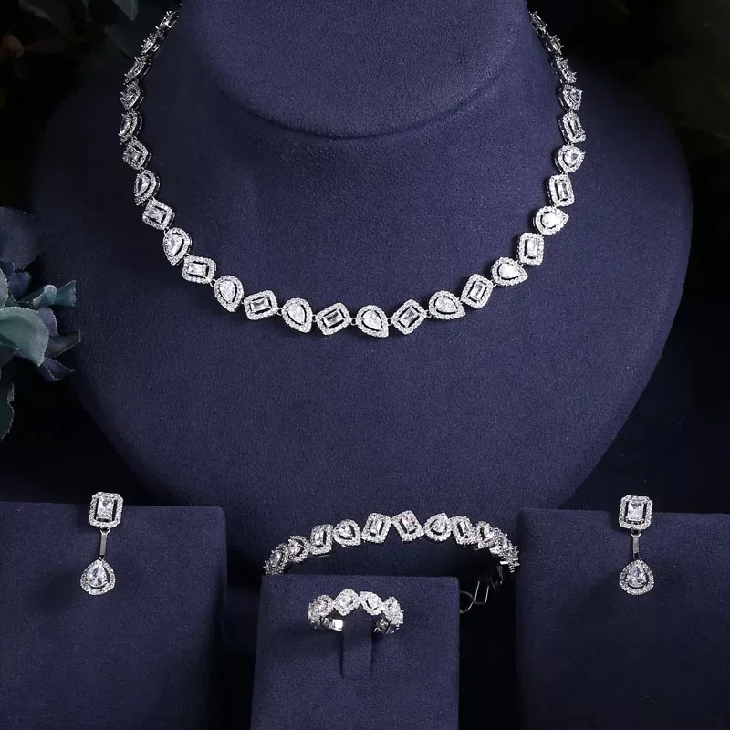 

2021 women's favorite full of design feeling irregular zircon necklace suits