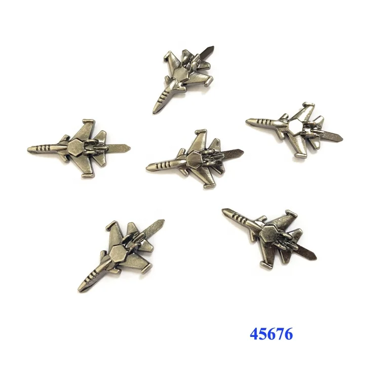
Manufacturer designs shoe accessories metal brand name logo with legs 