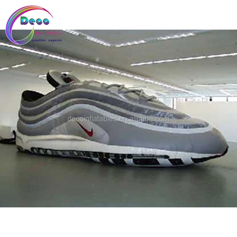 inflatable athletic shoe from nike
