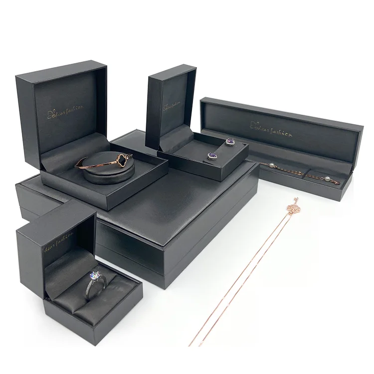 

Custom Wholesale Pu Leather Plastic Hinge Set Fashion Packing Logo Luxury Gift Packaging Jewelry Box, Black