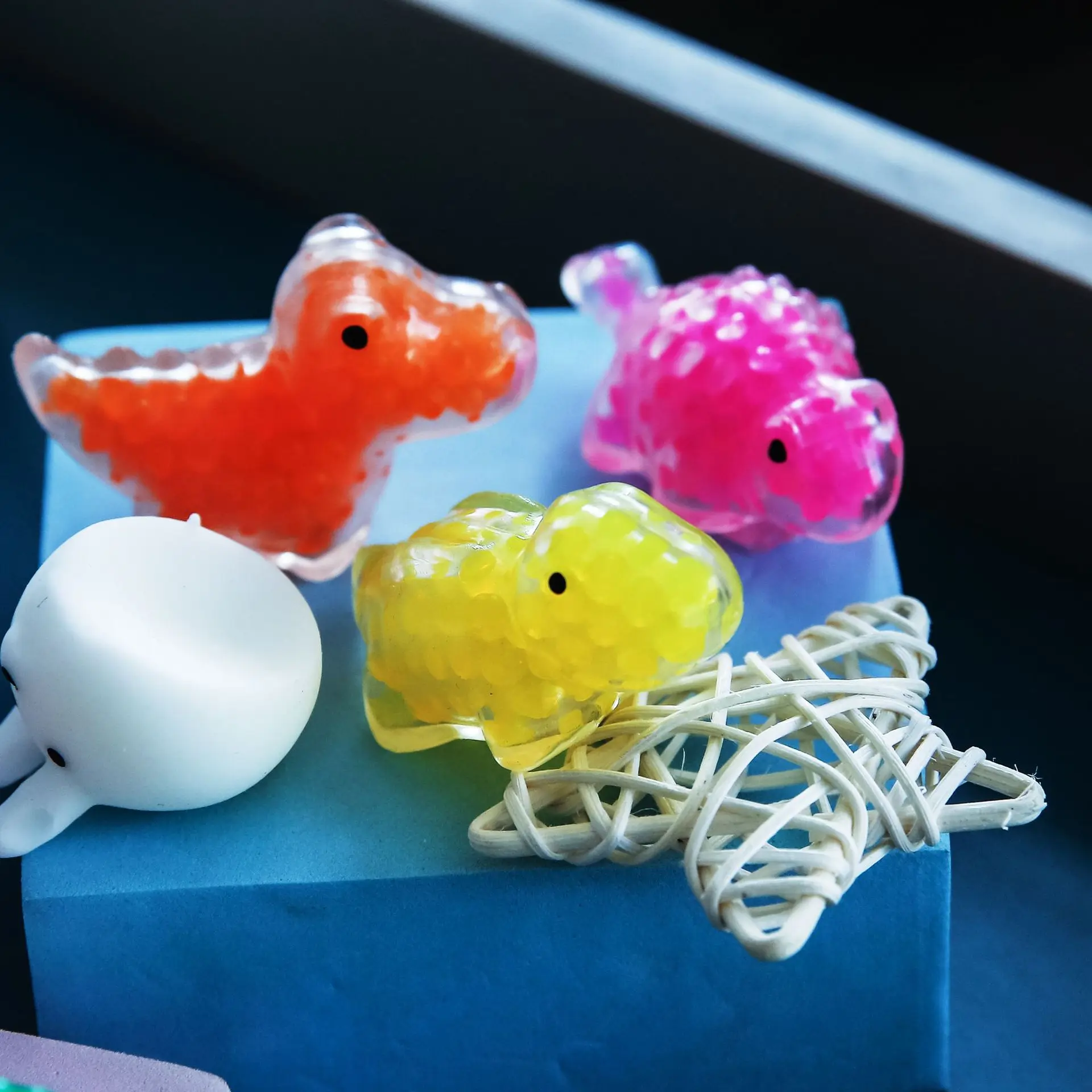 

2023 New Squishy Ocean Explosion Water Dinosaur Absorbing Bead Ball Crystal Decompression Easter Pop Novelty Fidget Toy