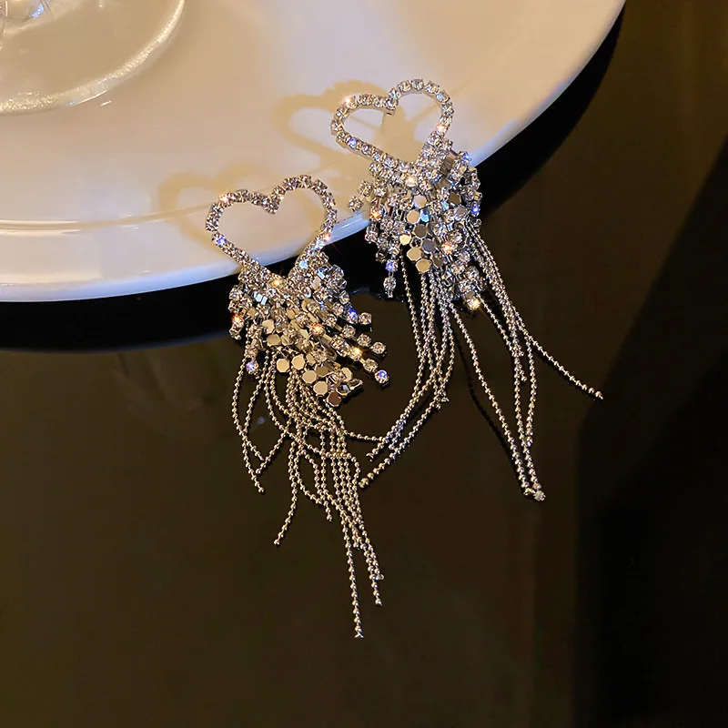

fashion jewelry dangling crystal heart earrings