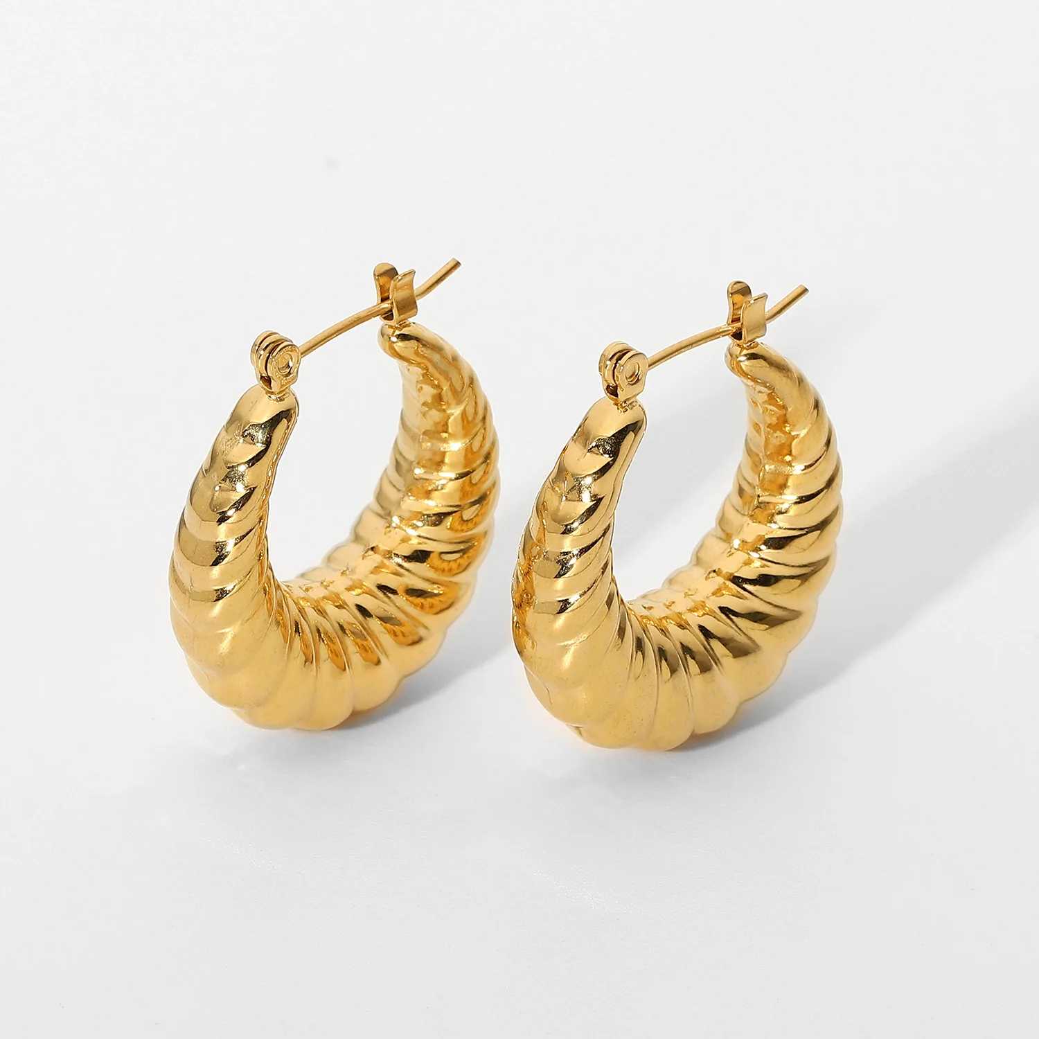 

Vintage Style 18k Gold Plated Screw Twisted Earring Stainless Steel Smooth Chunky Small Hoop Earrings For Women