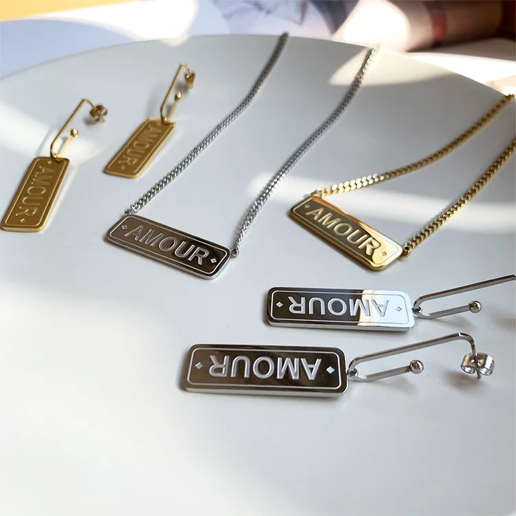 

Non Tarnish Jewelry Plated Rectangular Lettering Amour Pendant Necklace Gold Custom Necklaces Stainless Steel Rope Chain Picture