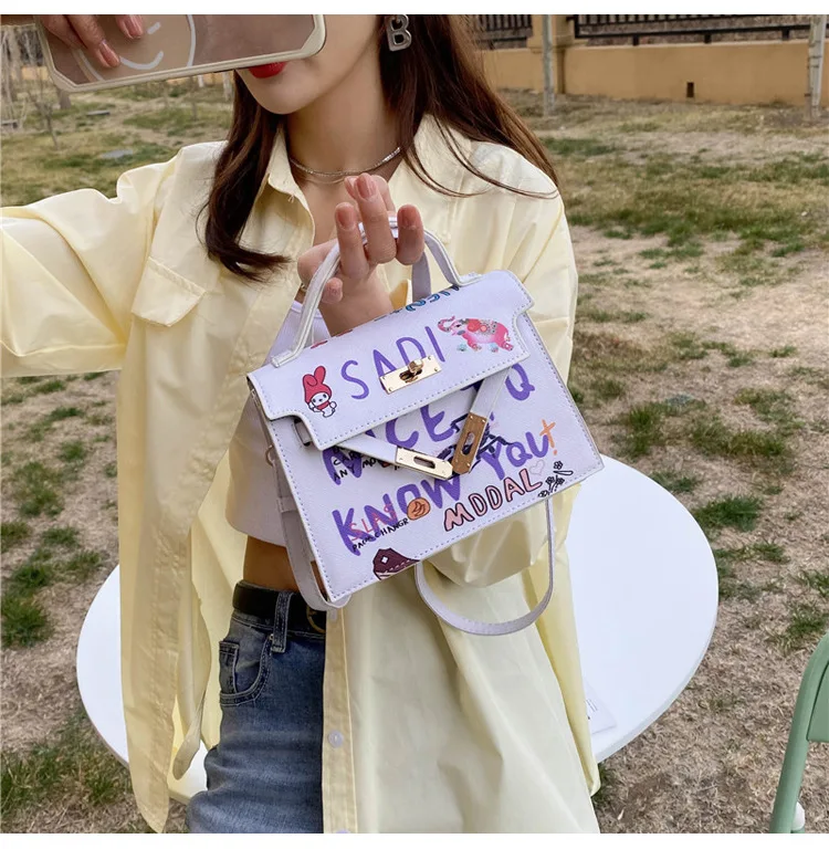 

Fashion Bag Female New Trendy Handbag Large Capacity Messenger Bag Simple Letter Graffiti Shoulder Bag