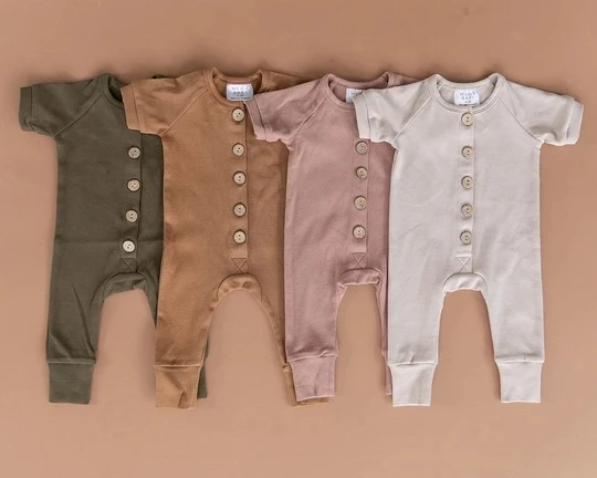 

fashion 100% organic cotton ribbed solid color baby bodysuit with wooden buttons, As the pic show