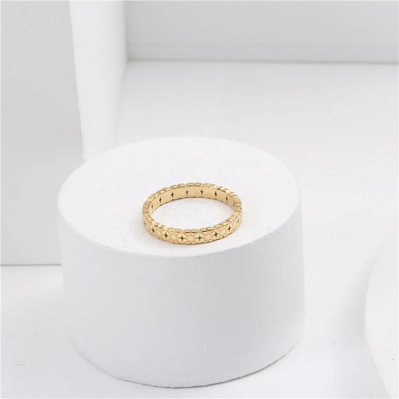 

High End 18K PVD Gold Plated Flower Pattern Stainless Steel Rings for Women