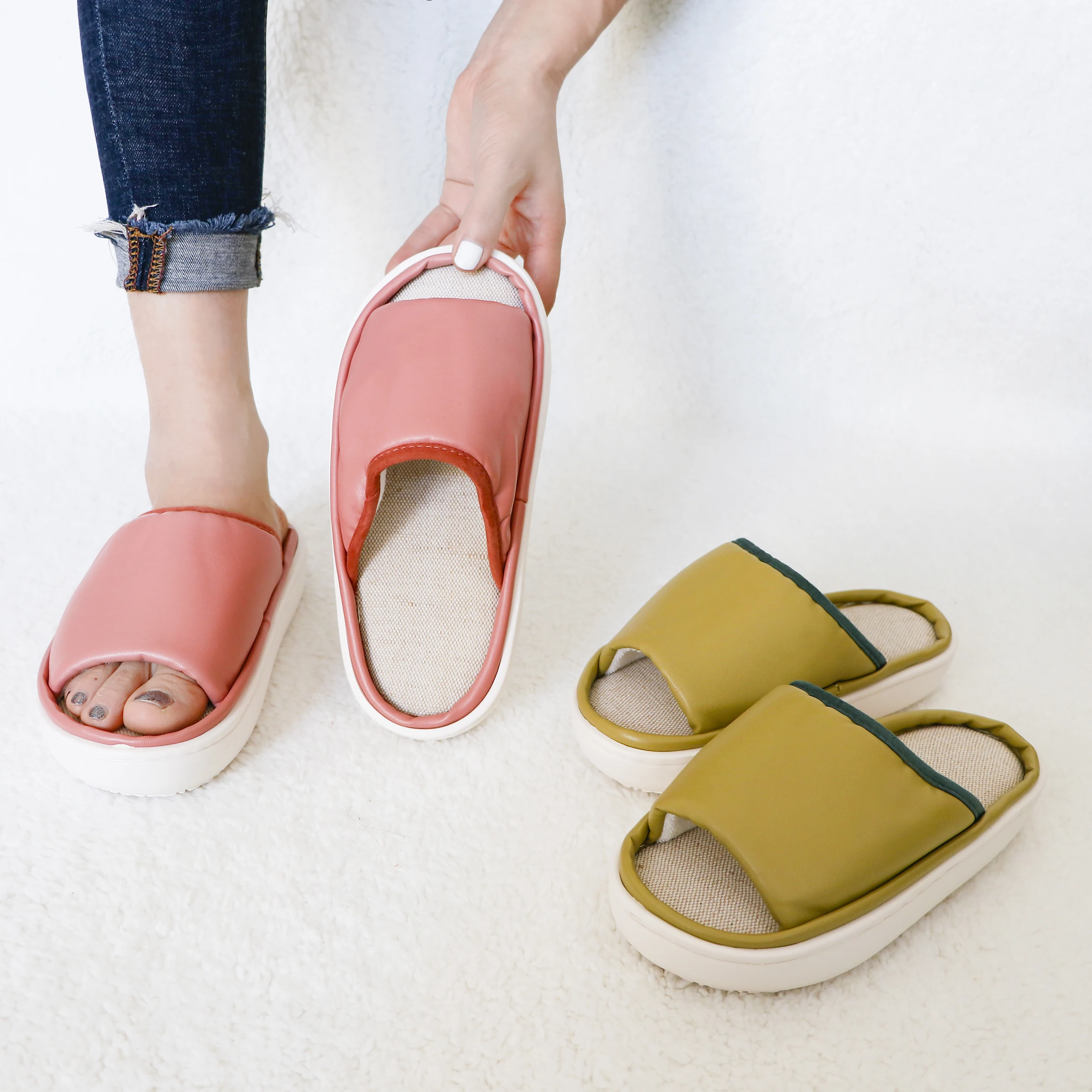 

OEM Custom Logo Indoor Women Platform PU Slipper For Couple, Customized color