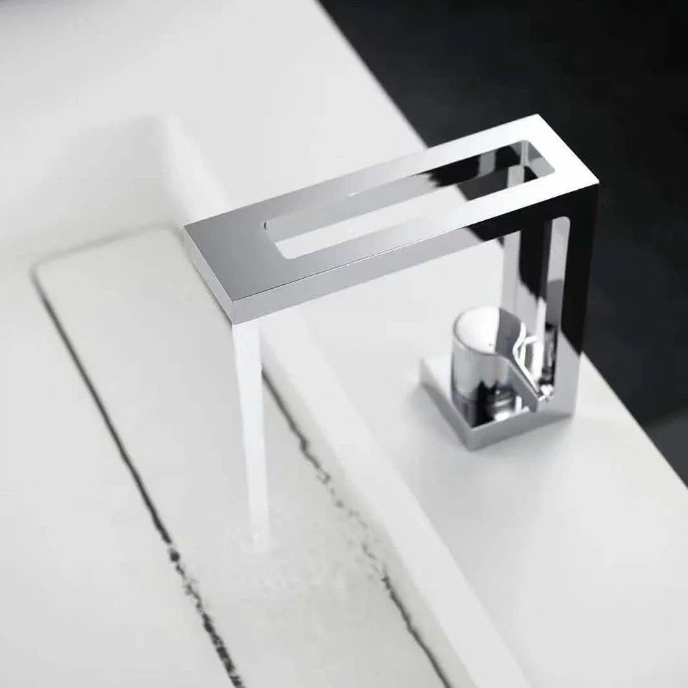 Modern New Design Promotion Single Handle Bathroom Faucet Brass Single Handle Silver Washbasin Faucet Tap Mixer