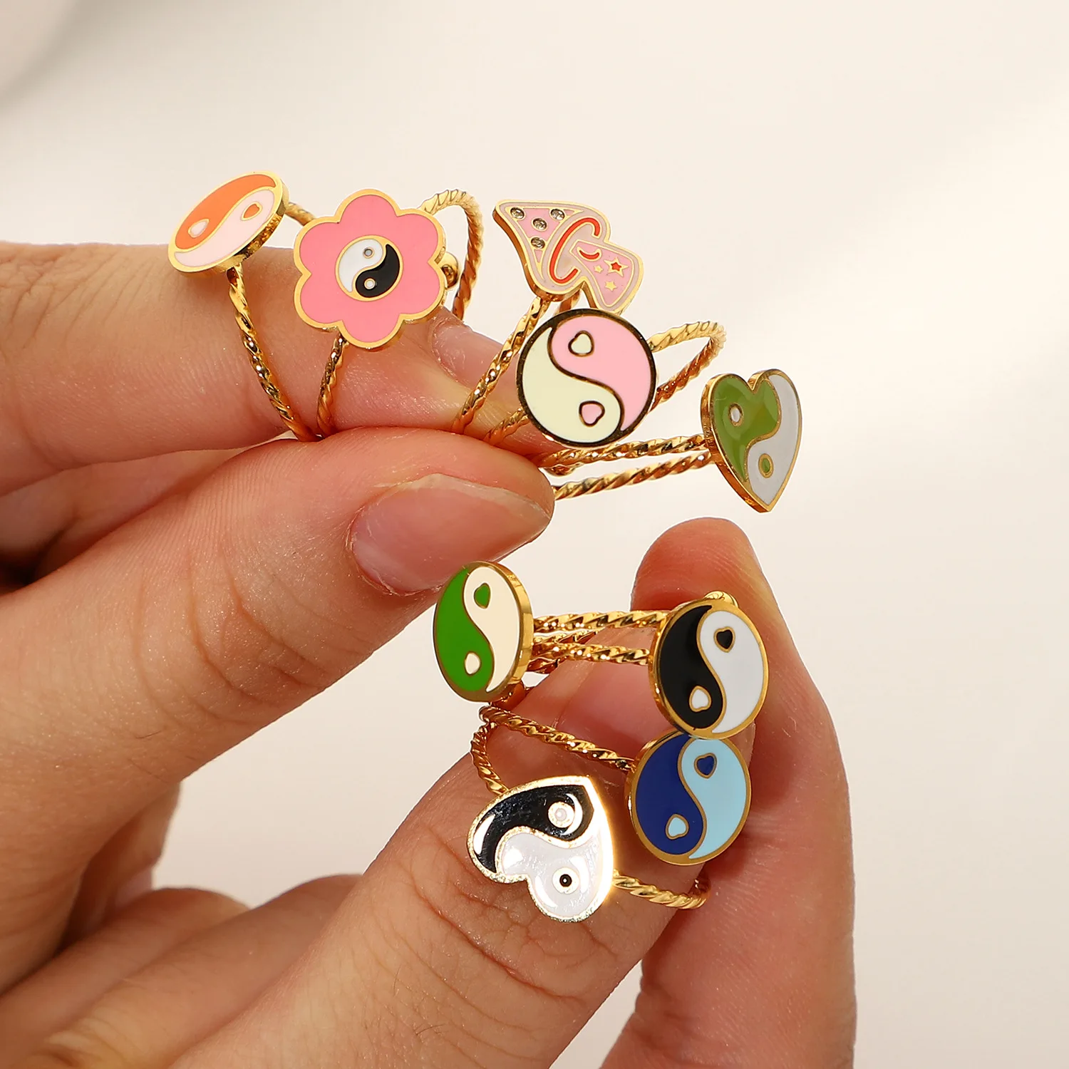 

2021 Trendy Jewelry Real Gold Plated thin Twisted Tai Chi Shaped Finger Rings Candy Color Oil Drop Heart Yin Yang Shape Ring