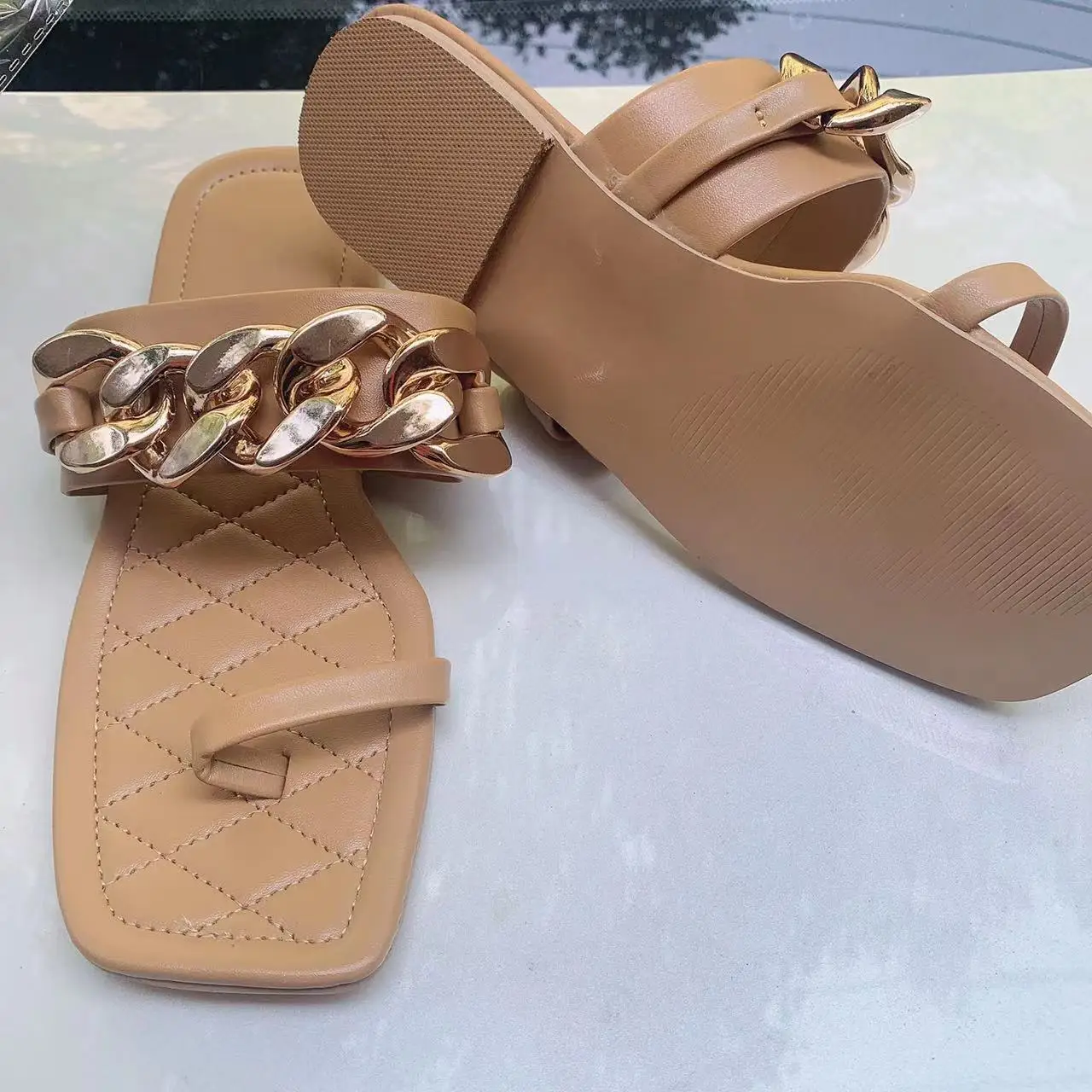 

2022 summer new fashion large size agent cheap flip flops outdoor square chain flat flip-flops slippers, As pictures