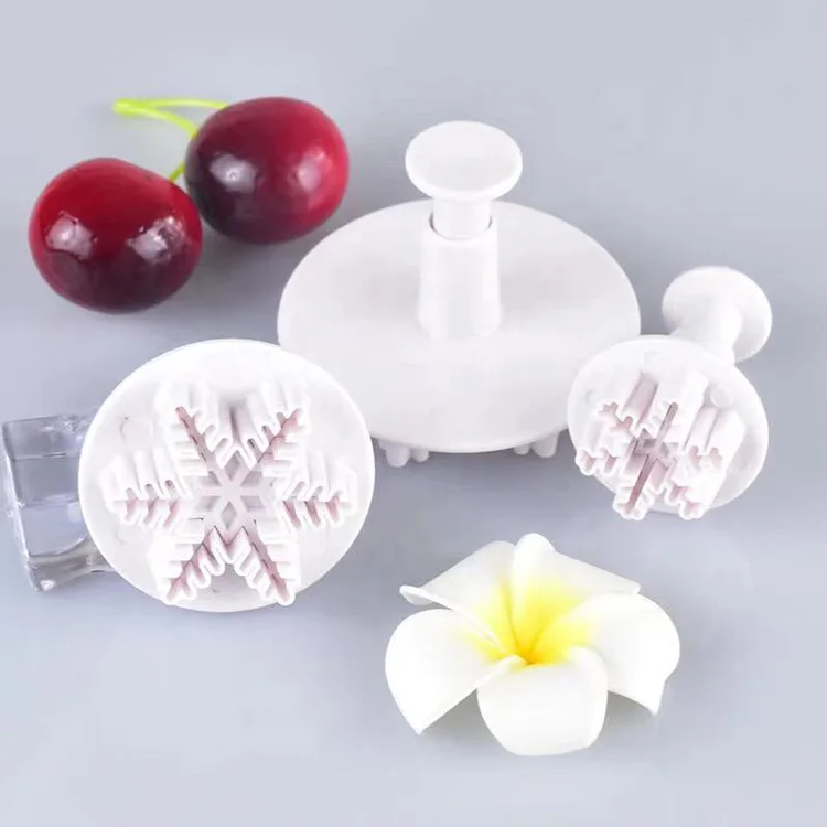 

3Pcs Plastic Fine Snowflake Cookie Cutter Embossing Molds Cake Decoration Fondant Plunger Cutter