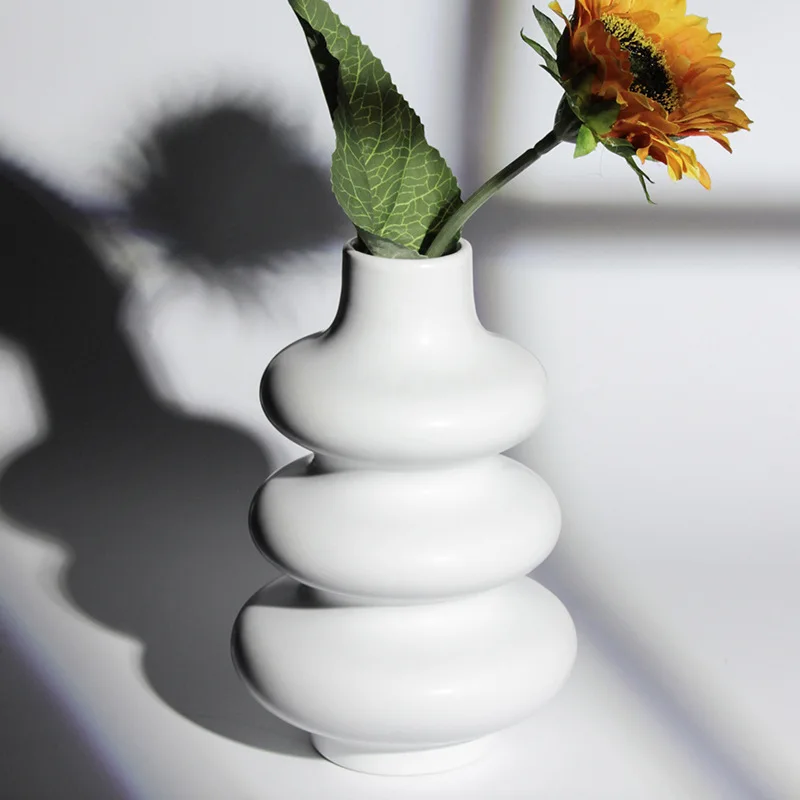 

Luxury porcelain Flower receptacle Nordic Modern White spiral shape Ceramic Vase for living room hotel office desktop home decor