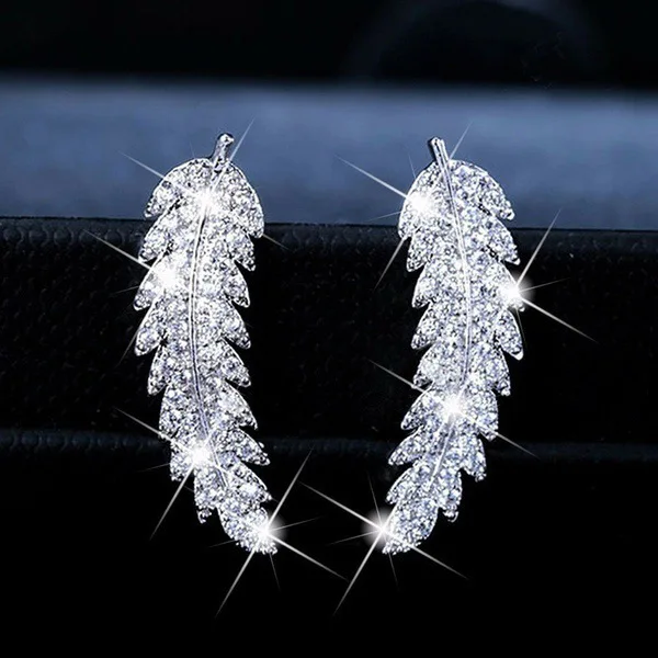 

Fashion Micro-Inlaid Zircon Leaf Earrings Female Personality Simple And Full Of Diamond Leaf Earrings