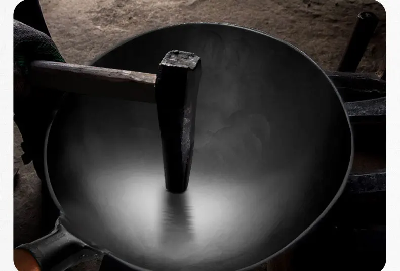 
Chinese Hand Hammered Wok Wooden Handle No Coating Round Bottom Wok Pan 
