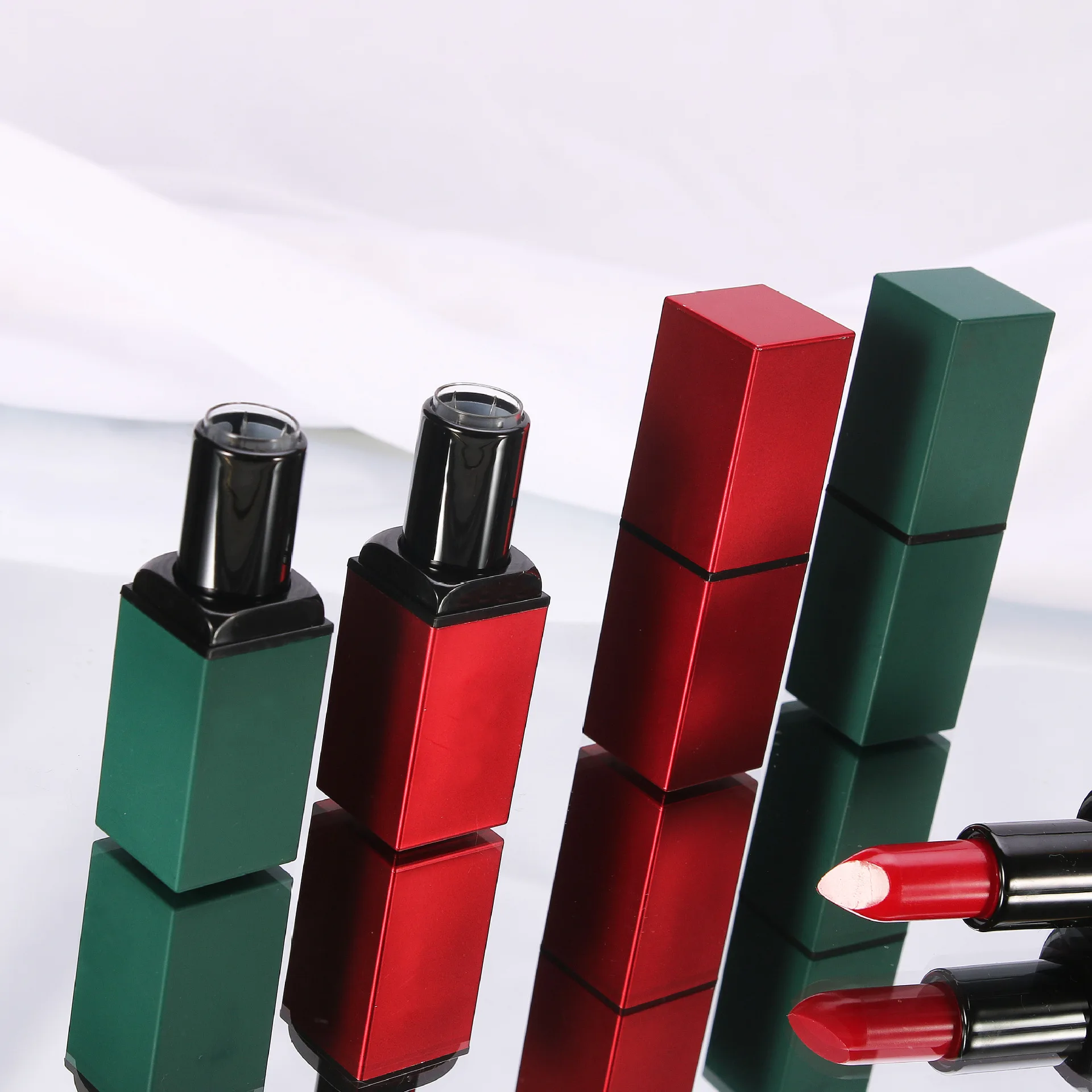 

Empty Bottle Lipstick Lip Balm Containers Cosmetics Hot Stamping Green/red SUNSHINE SML8281 CN;ZHE 10pcs 3.5g Aluminum/plastic