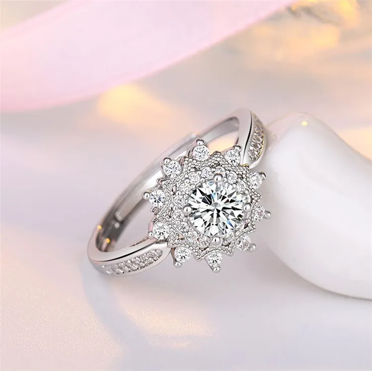 

New creative moissanite snowflake ring simulation wedding diamond ring opening lady ring, Picture shows