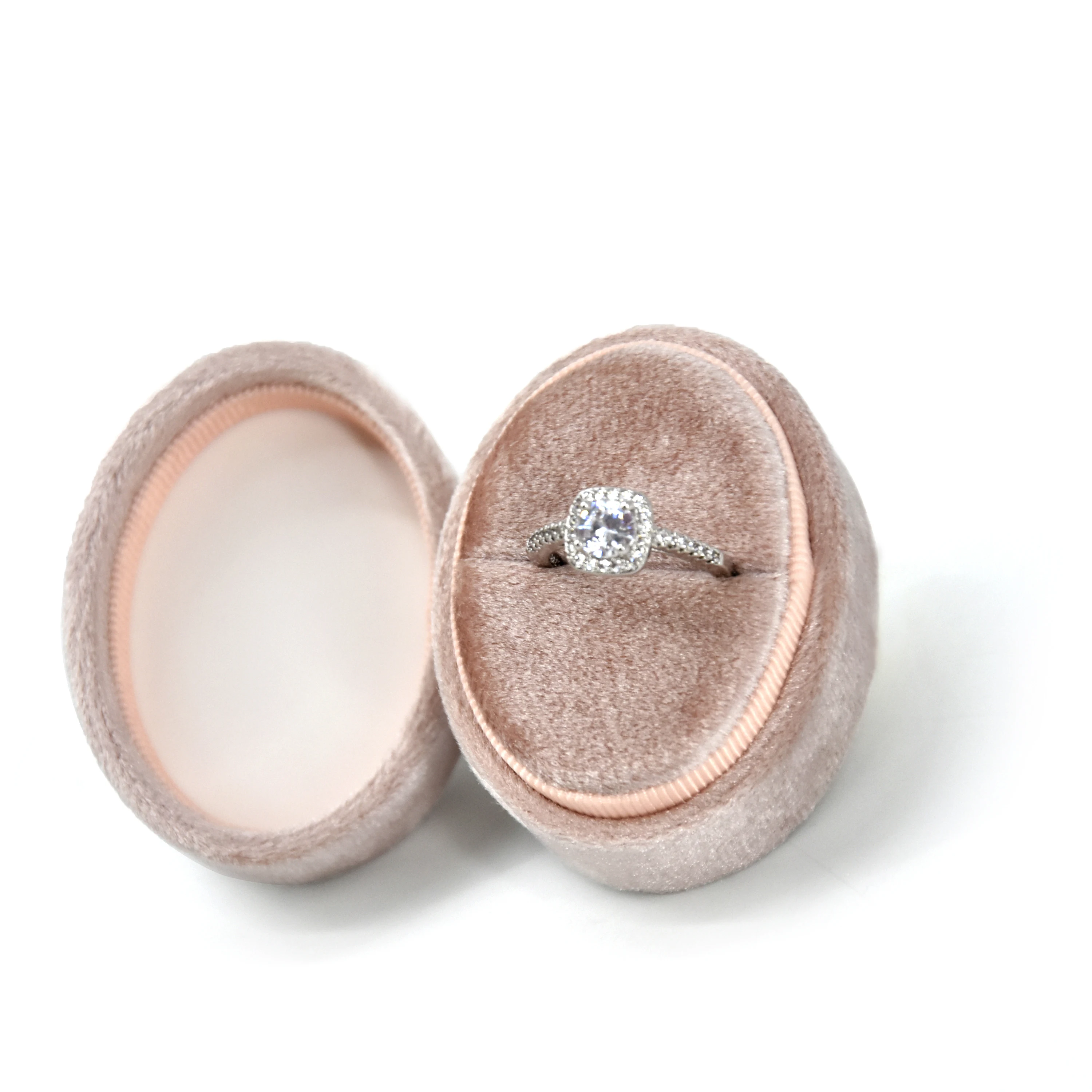 

Spot MOQ1pcs oval ring box wholesale cheap jewelry box velvet ring box, 120 colors to choose from