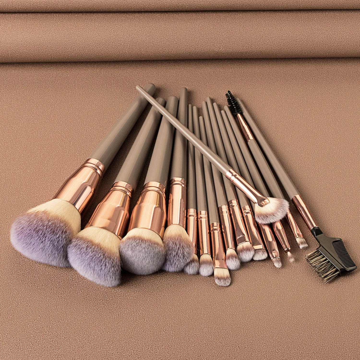 

new coming 15pcs Synthetic Hair Makeup Brush Set Private Label Make Up Brushes big foundation eyebrush brown color makeup brush, Black and brown