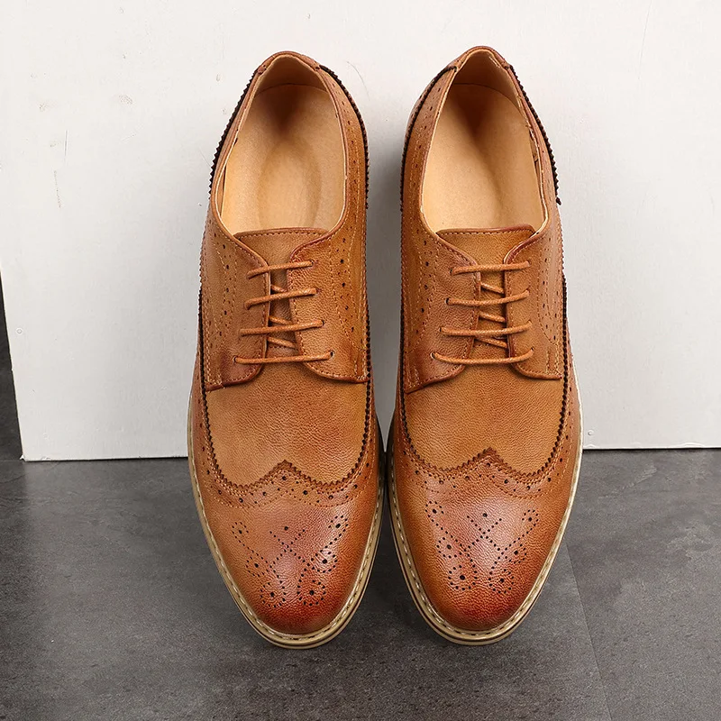 

Men Bullock Lace Up Shoes Breathable Retro Casual Leather Shoes