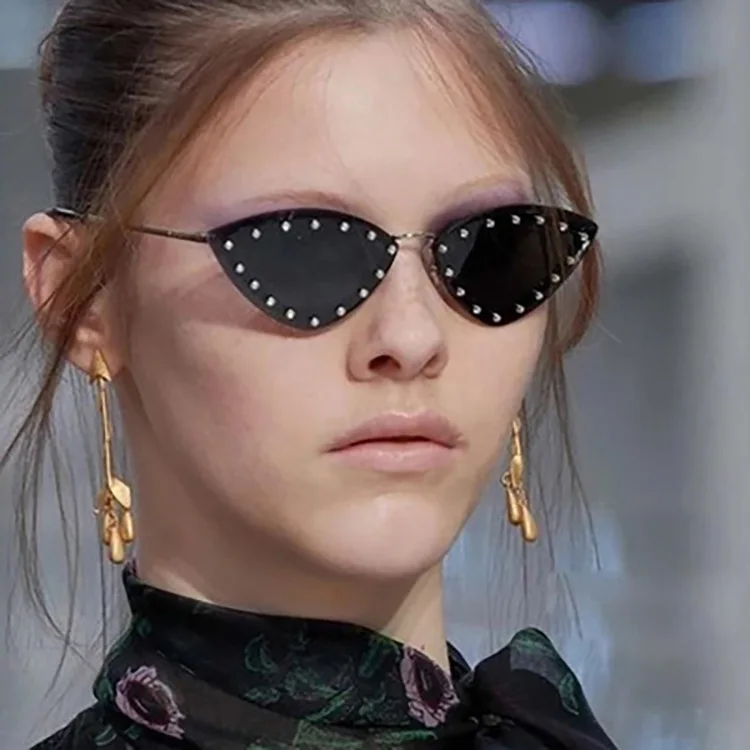 

Ladies New Retro Trend Fashion UV 400 Custom Logo China Factory Direct Sale 2021 Triangular Cat Eye Polygon Sunglasses