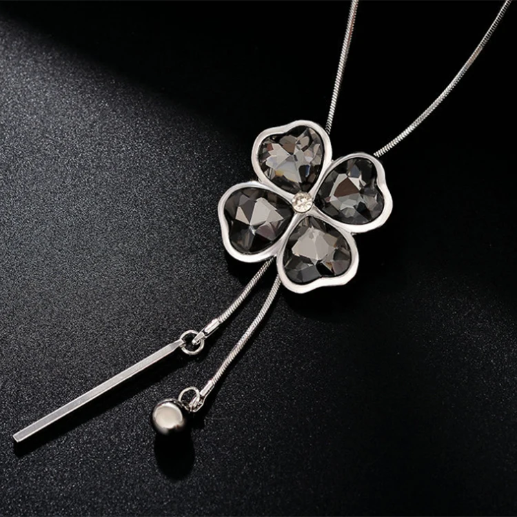 

The hot new flower sweater chain four-leaf clover blue and gray crystal necklace
