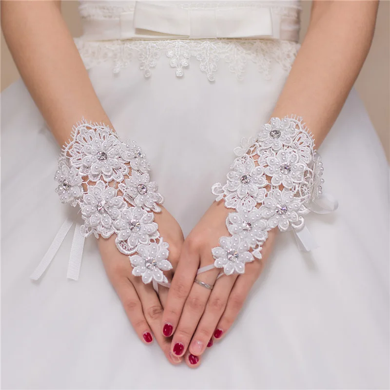 Mode Baru Kait Mengacu Pada Bunga Larut Pendek Manik Manik Jahit Tangan Pengeboran Bunga Renda Gaun Pengantin Sarung Tangan Buy Aksesoris Pernikahan Pernikahan Hitam Renda Sarung Tangan Pernikahan Renda Sarung Tangan Pengantin Product