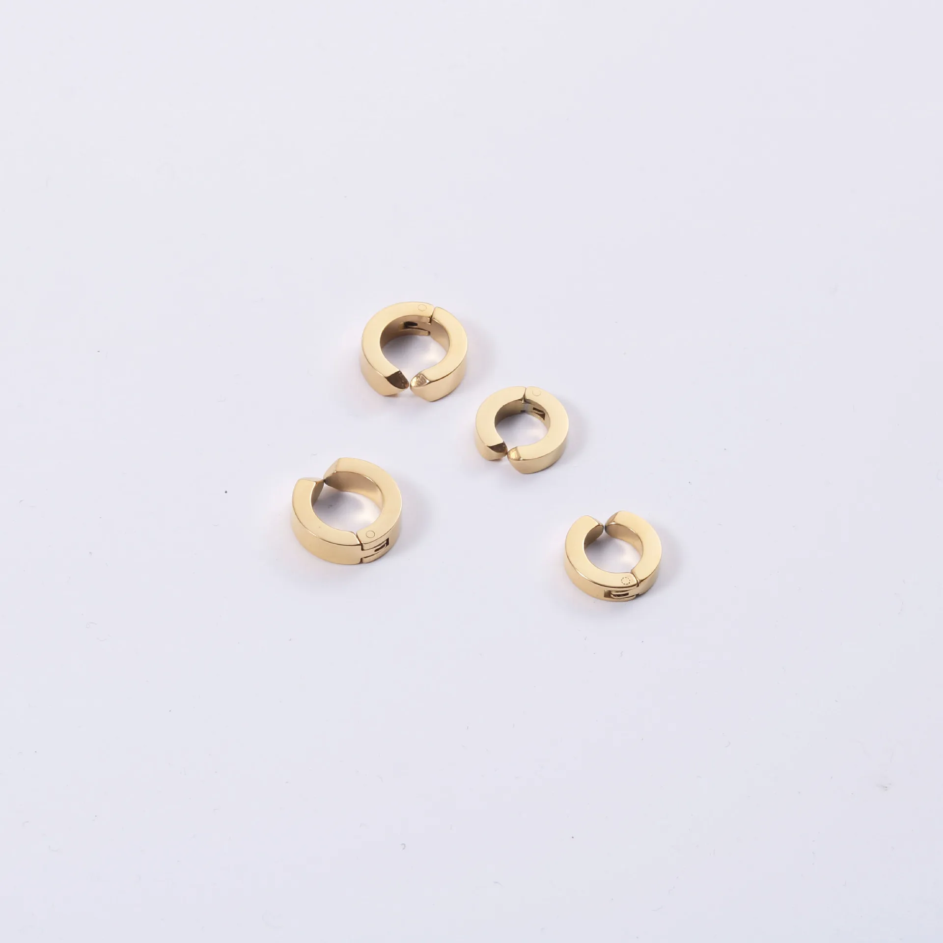 

2021 Trendy Earring 18K Gold Plated Smooth Spring Cuff Earrings for Women Stainless Steel Earrings Wholesale