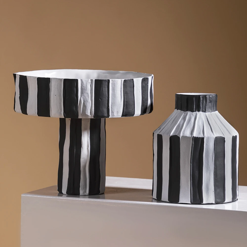 

Merlin home decoration modern ceramic Morandi vase Nordic striped black and white vase for ceramic vase, White + black