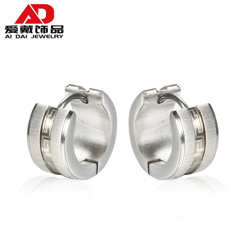 

Titanium steel fashion laser engraving, simple and high-end boys earrings, fashion super cool trendy ear clips