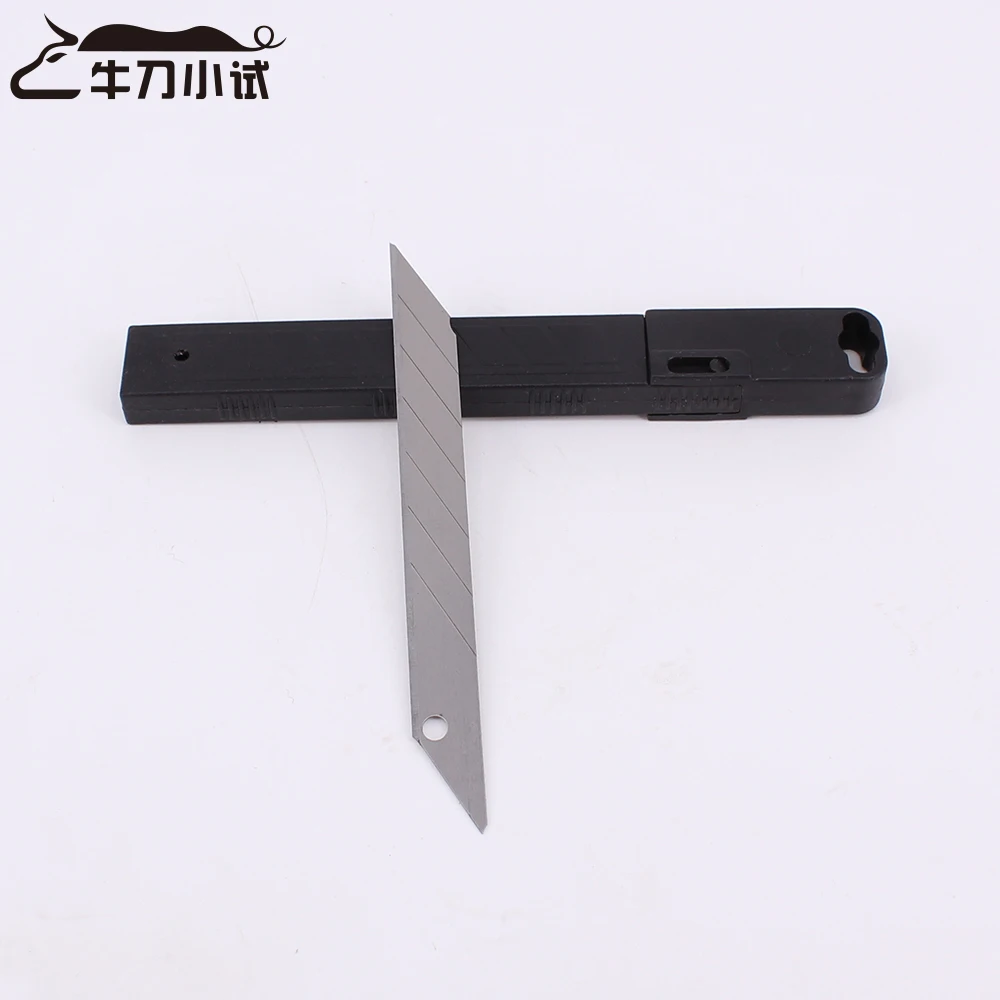 
Unique design with 9mm mini utility knife 