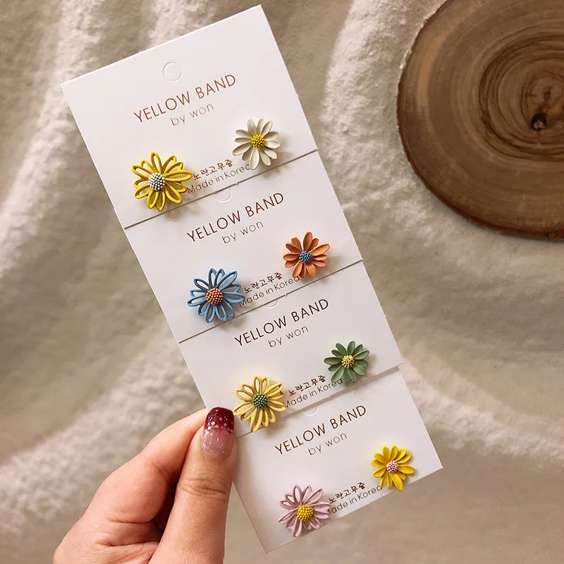 

Korean Cute Small flower Stud Earrings For women fresh and sweet Statement Earring Girl Flower Stud Earring, Silver color