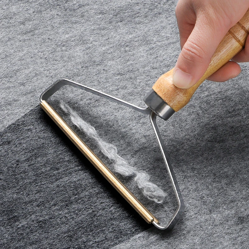 

Portable Manual Clothes Lint Remover Fuzz Fabric Shaver Brush Tool Coat Double Sided Hair Removal Ball Woven Coat Sweater Shaver, Wooden handle