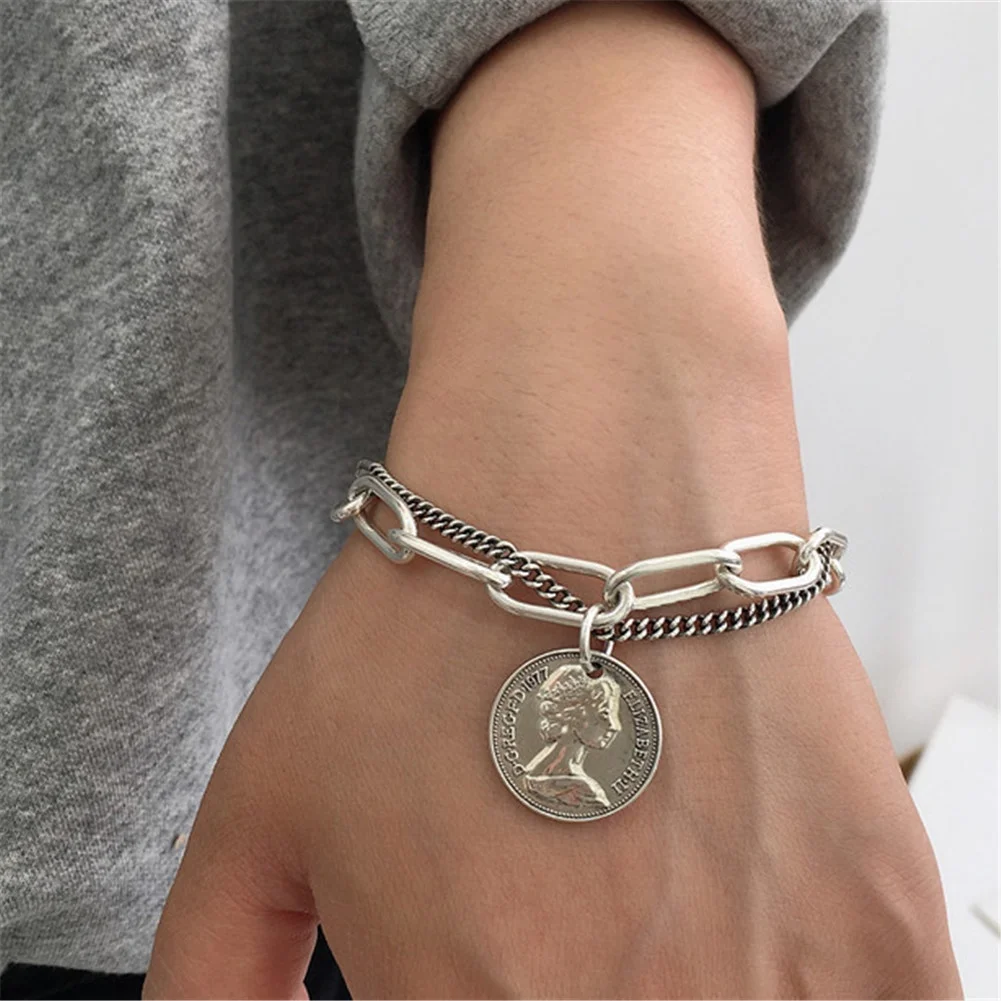 

Fashion Thick Paperclip Chain Bracelets Carved Coin Head Bangle Circle Queen Chain Tassel Pendant Bracelet For Women, Customized color