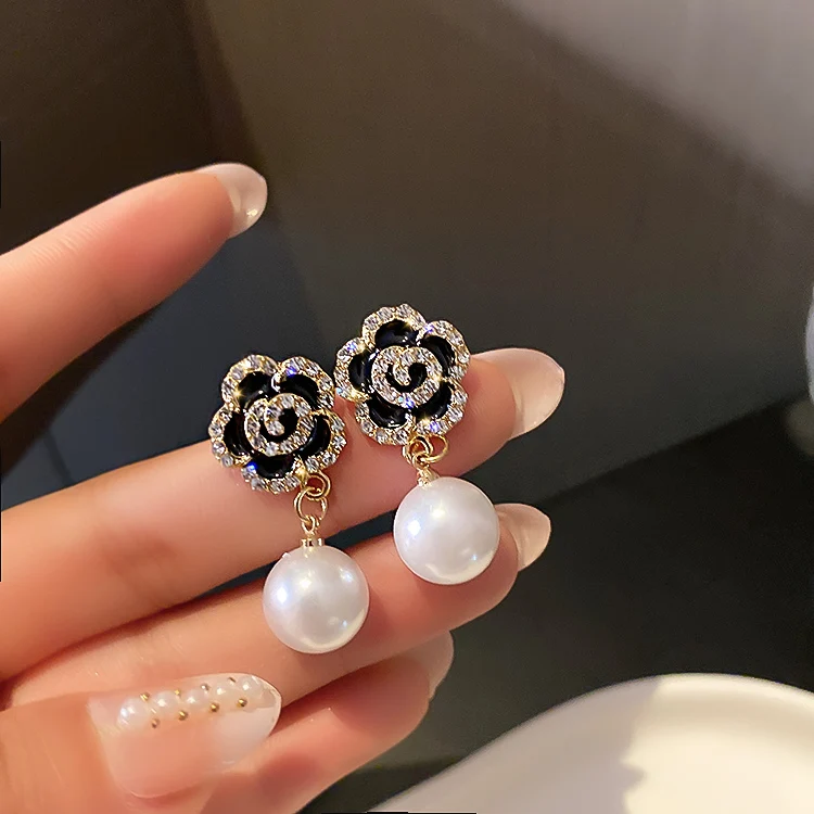 

trendy fashion black pearl drop flower statement earring