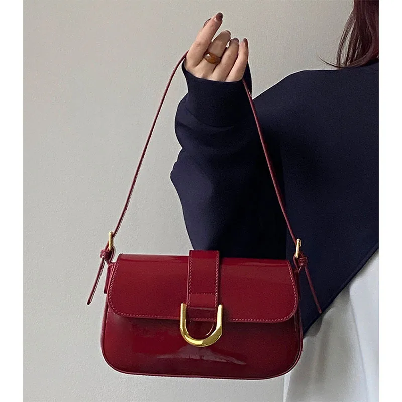 

2023 Retro Wine Red Horseshoe Buckle Underarm Bags Women Handbags Ladies One Shoulder Messenger Bag Sac A Main Femme