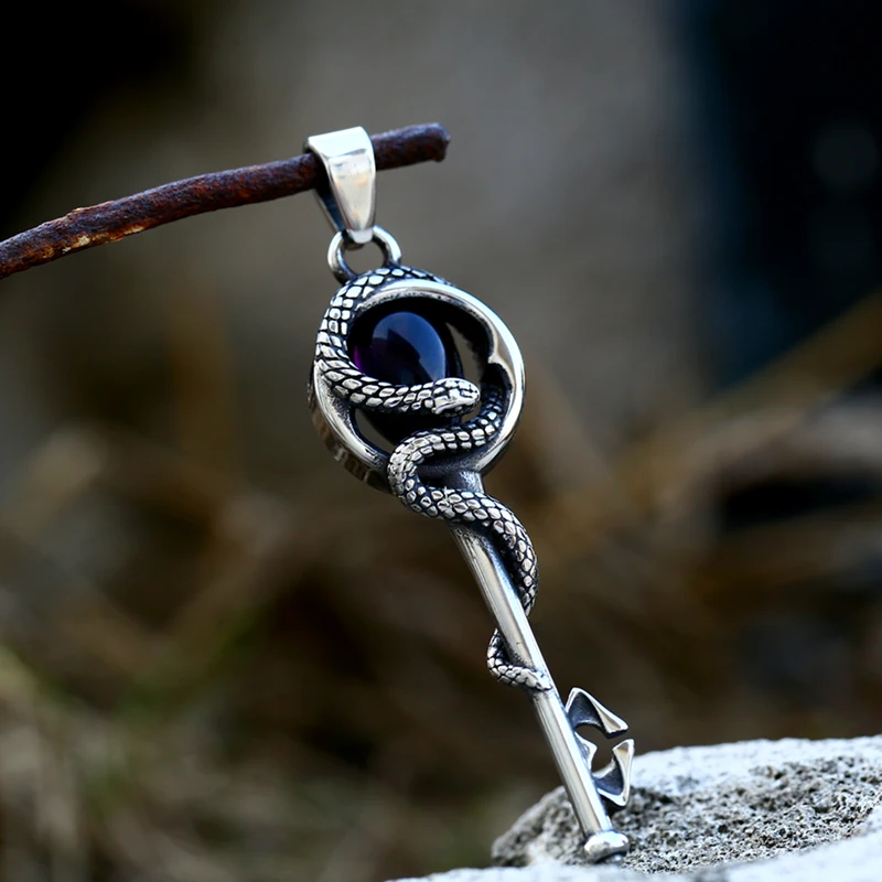 

SS8-811P Punk Snake Scepter Pendant With Stone Necklace Men Ladies Punk Animal Jewelry Unique Shape Wholesale