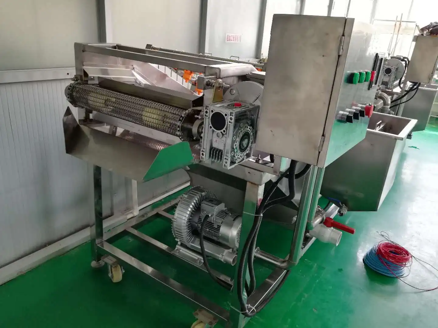 Spray air bubble rotary orange fruit washing machine for chili