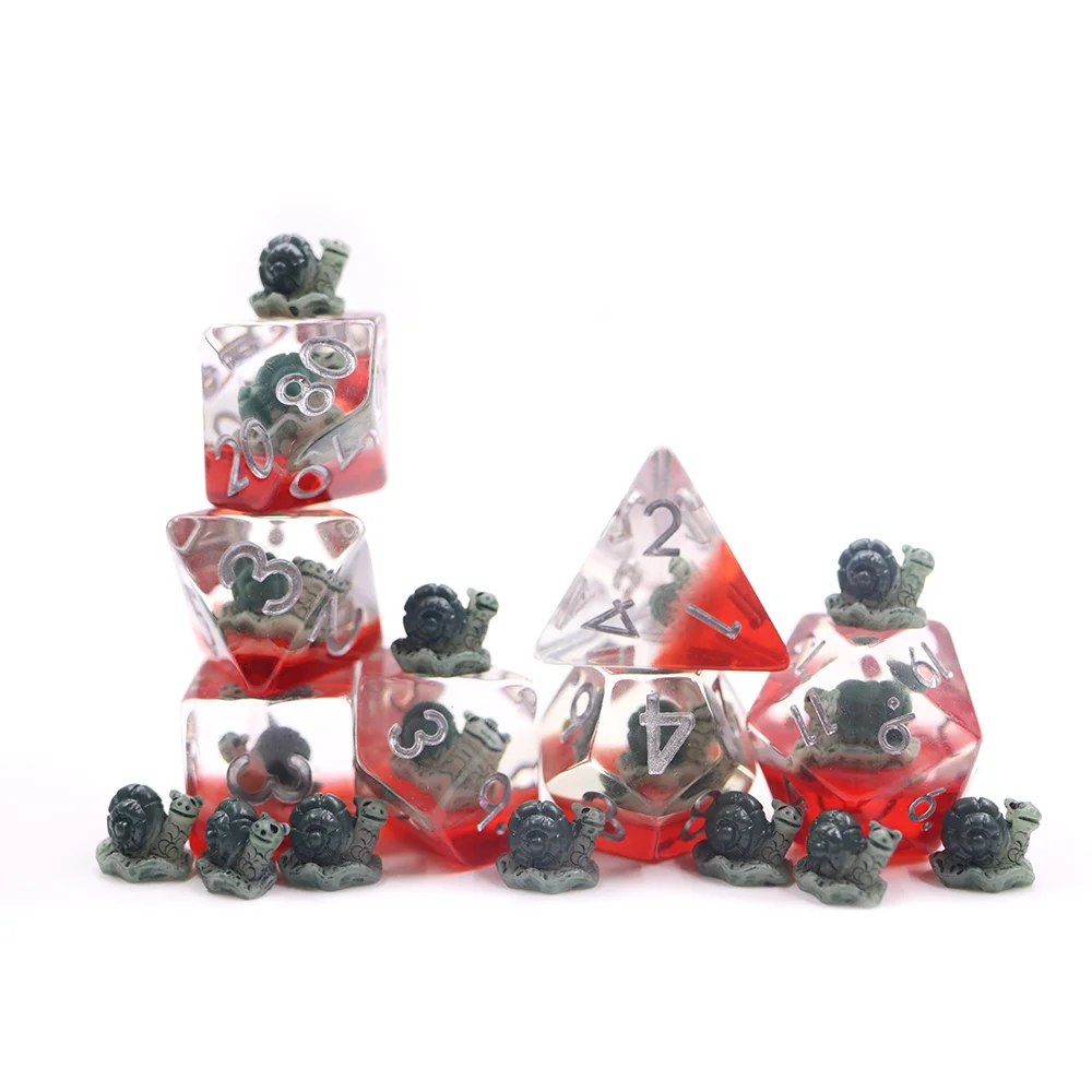 

Hot Selling Fancy Design Transparent DND Board Game Snail Embedded Soft Edge Resin Dice