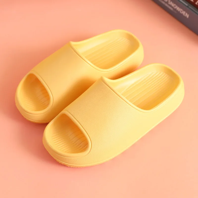 

New Products Fashion Slippers 2021 Flat Bottom Non-Slip Candy Color Men And Women Soft Thick Bottom Outdoor Slippers