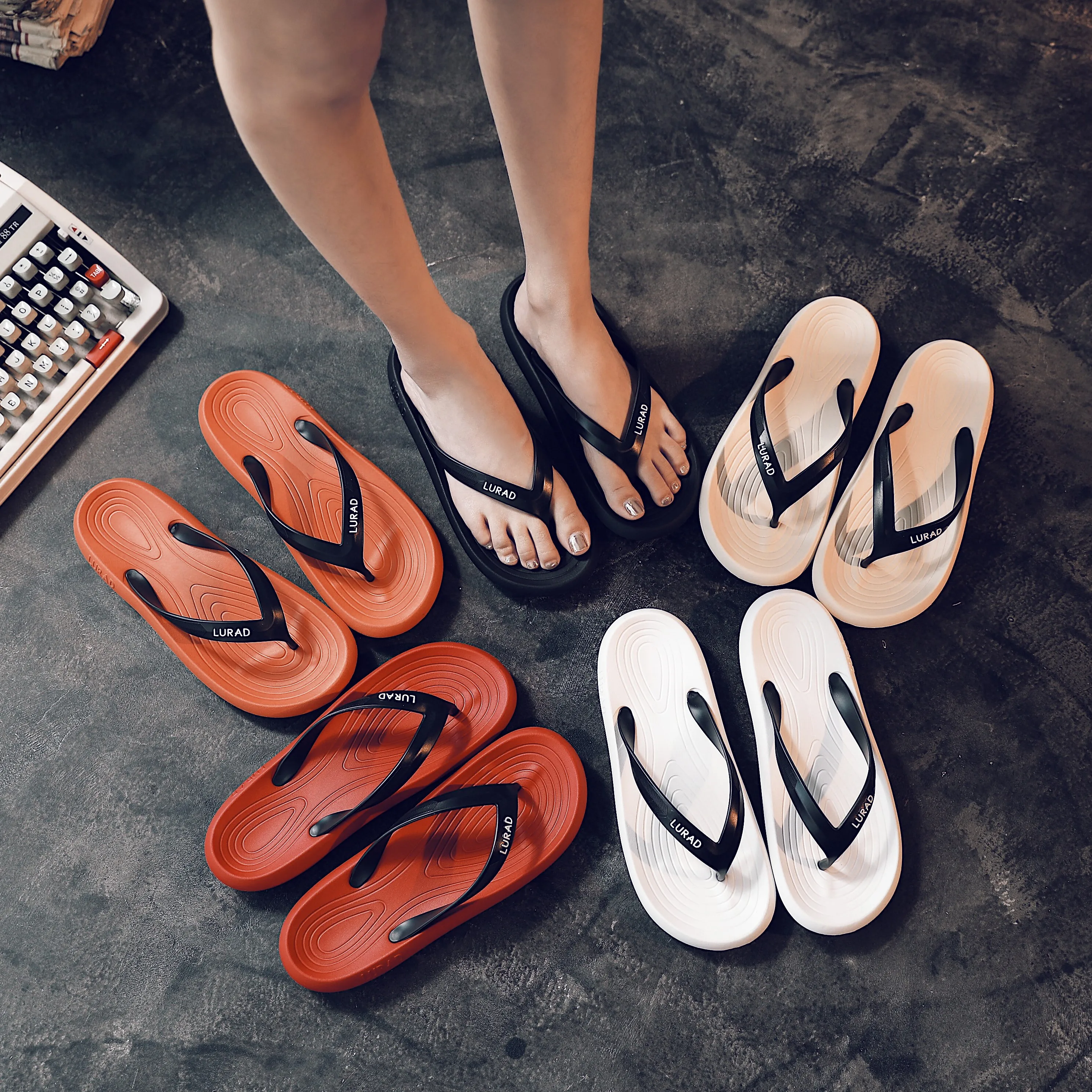 

High Quality Fashion Summer PVC EVA Flat Sandals Flat Rubber Flip Flop Beach Slide