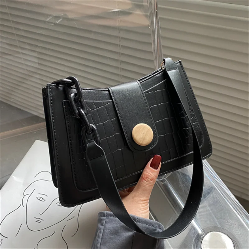 

Hot sales women fashion 2021 most fashionable Solid color all-match popular Messenger bag Simplicity casual handbag, Customized color