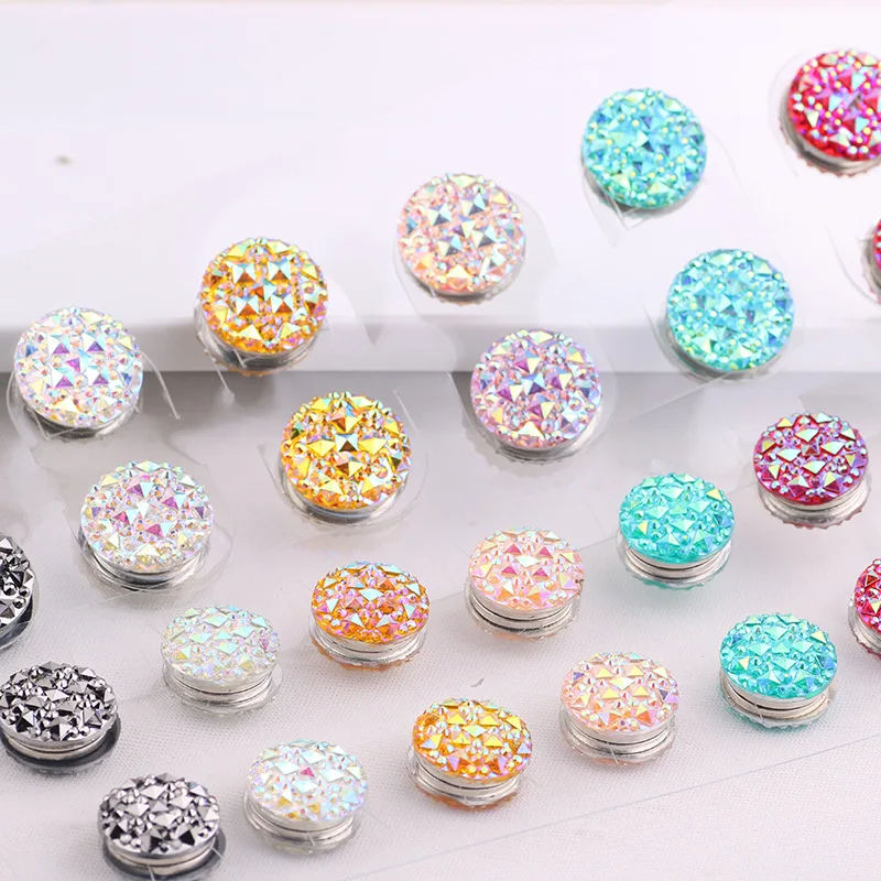 

Wholesale 18mm round resin diamond gypsophila magnet silk scarf buckle flat bottom drill head buckle jewelry 12 pcs/card